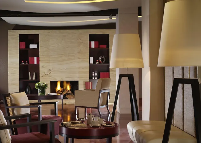 Amphitryon Hotel